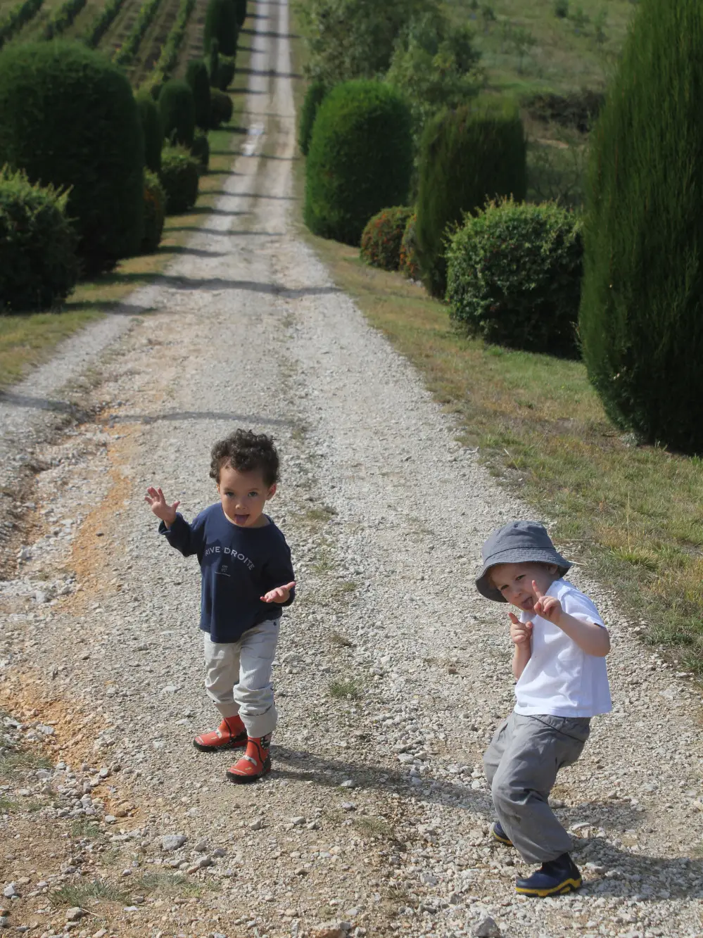 Agathe et Achille en visite. 